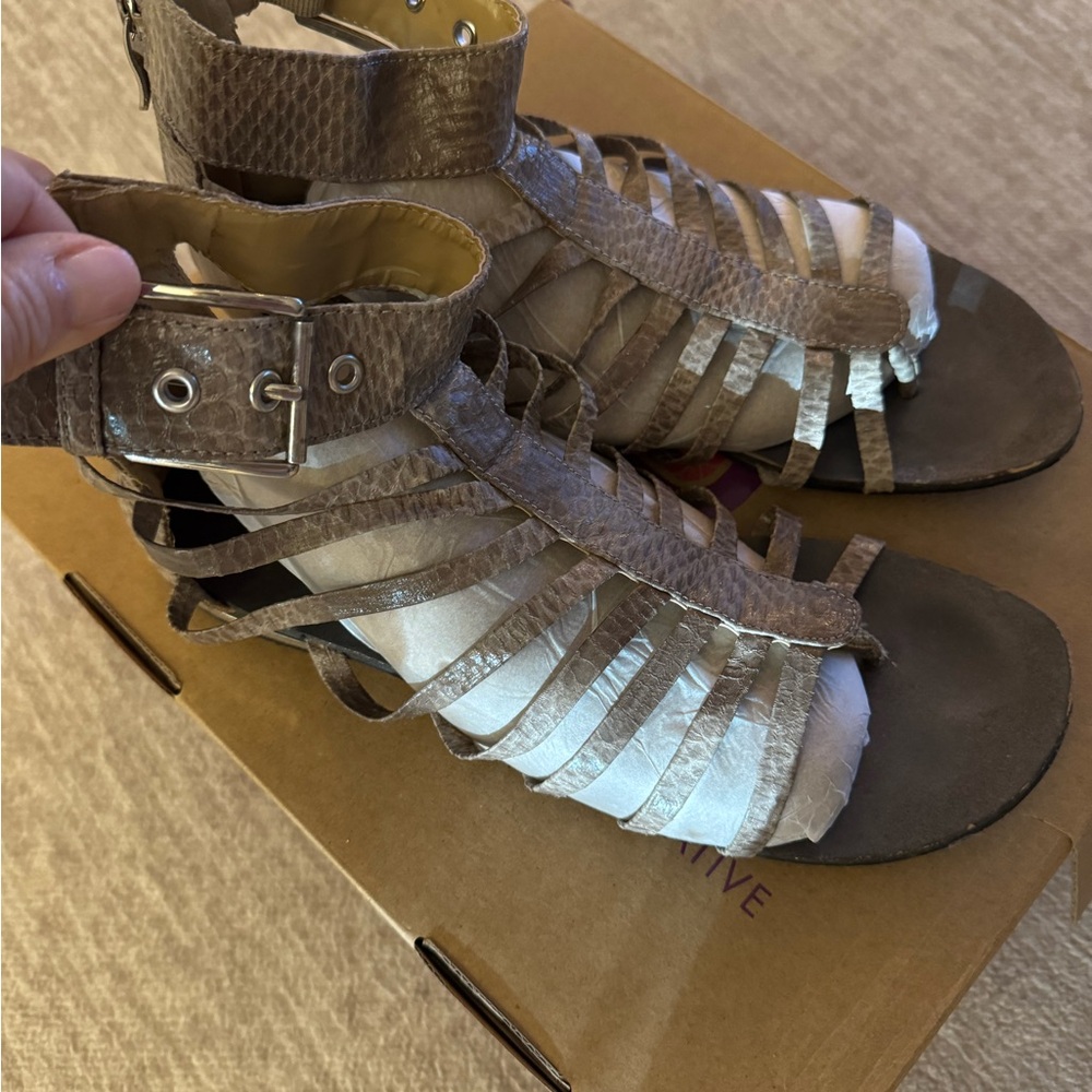 Loft Stylish Brown Gladiator Sandals - Picture 2 of 6